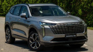 GWM Haval H6: SUV ganha reconhecimento facial, telas maiores e novos preços no Brasil