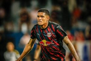 São Paulo perde posição com vitória do Bragantino