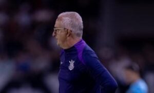 Corinthians perde trio de meio-campistas