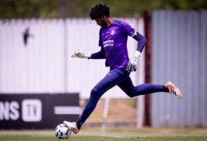 Hugo Souza volta ao Corinthians