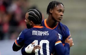 Memphis repete feito pela Holanda com 27 partidas a menos