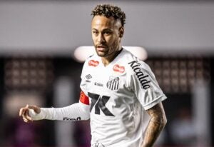 Neymar decepciona em retorno e joga em menos da metade dos jogos do Santos
