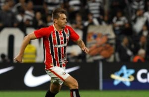 São Paulo perde outro jogador por lesão