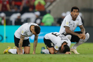 Corinthians enfrenta fantasma de 2022 no Maracanã