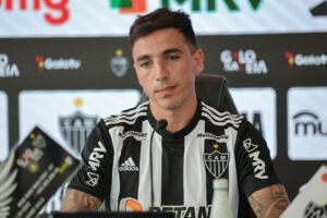 Corinthians se interessa por lateral do Galo