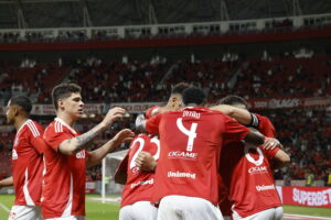 Por que o Inter aceitou a proposta do Flamengo e não a do Cruzeiro por Vitão?