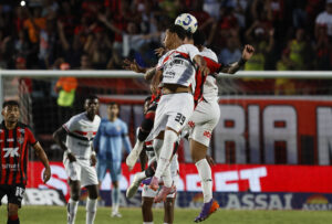 São Paulo precisa de viradas para ir à Libertadores 2026