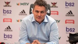 Após rejeitar Corinthians, executivo fecha com outro clube