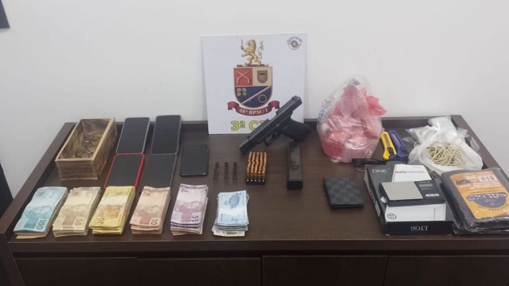 Casal detido com arma, munições, droga e mais de 15 mil em Hortolândia