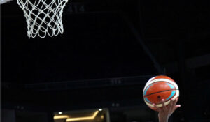 Warriors x Magic: Stephen Curry decide no segundo tempo