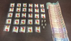 Homem é preso por tráfico após tentar fugir de abordagem no Jd. Santa Clara do Lago