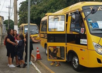 transporte escolar gratuito