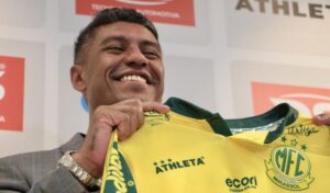 Paulinho avalia saída do Mirassol, mas não em 2026