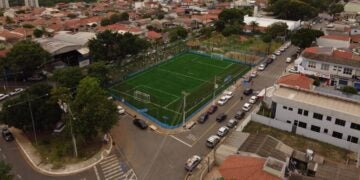 Campo de futebol society no Jd. Santa Clara