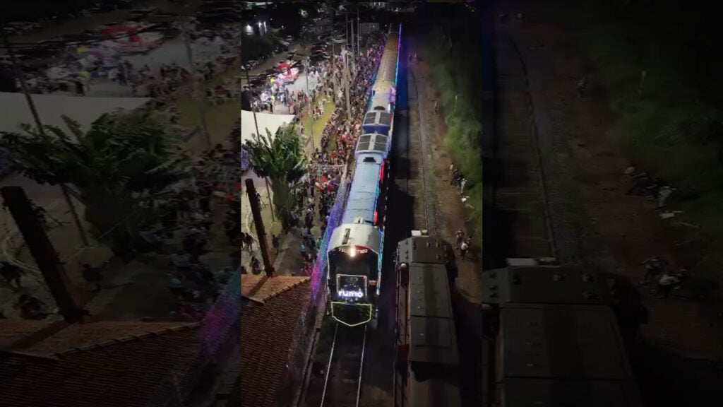 trem iluminado de natal Rumo em Hortolândia