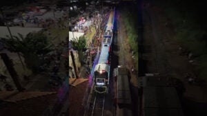 Trem Iluminado de Natal encanta moradores em Hortolândia