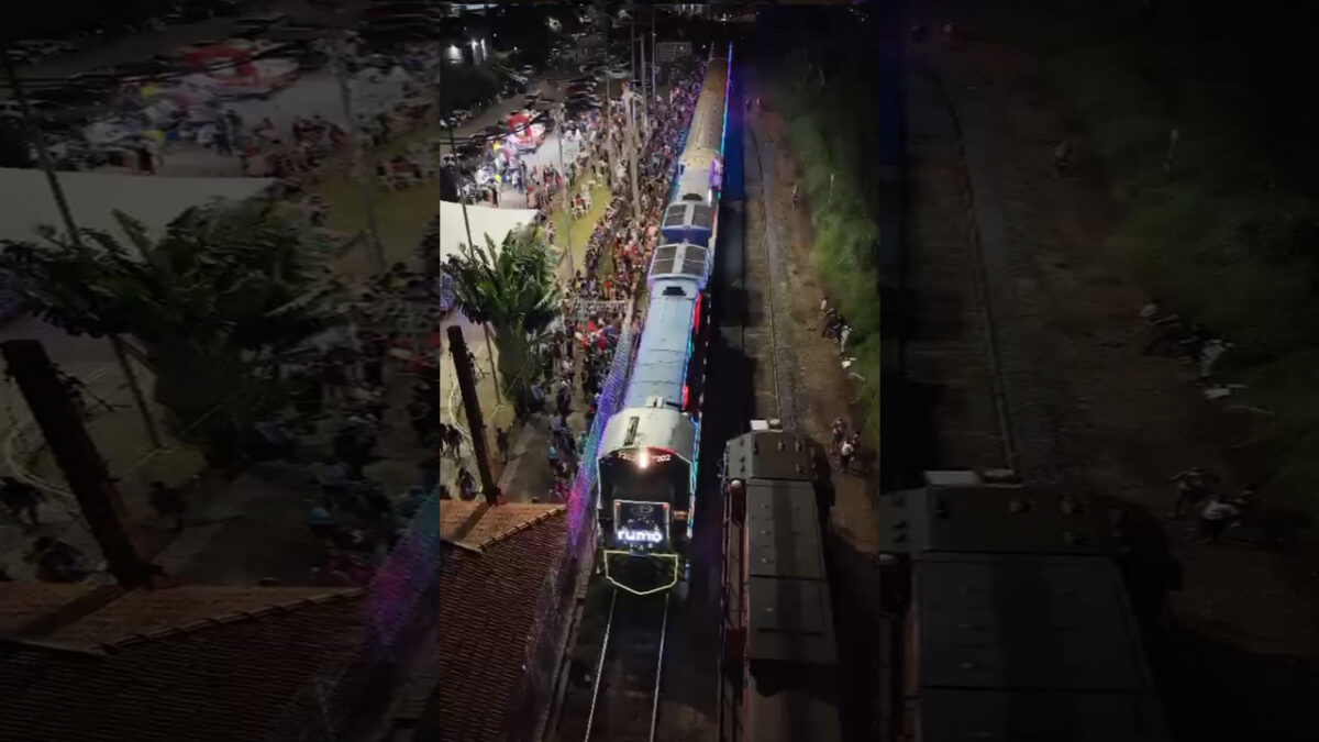 trem iluminado de natal Rumo em Hortolândia