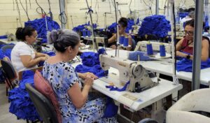 Hortolândia já prepara uniformes escolares de 2026 para 25 mil alunos da rede municipal
