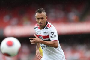São Paulo apresenta Rafinha como novo Gerente Esportivo