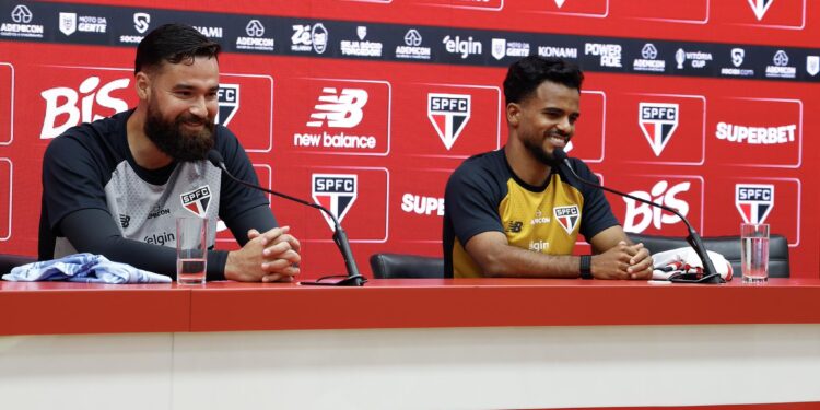 São Paulo - Danielzinho e Carlos Coronel