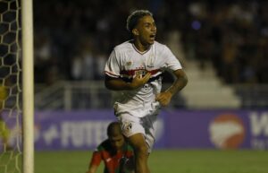 São Paulo vence Portuguesa e avança na Copinha