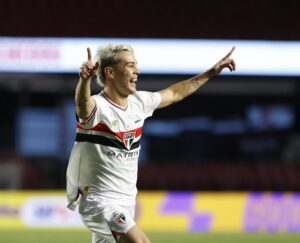 São Paulo goleia Ibrachina por 4 a 1 e chega na final da Copinha