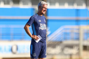 Treinador português do Grêmio tem fala considerada preconceituosa e se desculpa