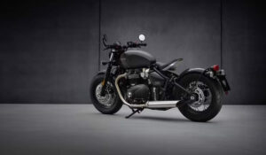 Triumph Bobber 2026 evolui no visual, ganha mais tecnologia e mantém estilo clássico