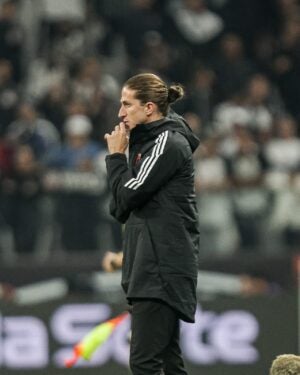 Corinthians jamais venceu Filipe Luis e o encara na Supercopa