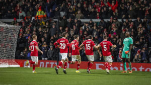 Wrexham vence nos pênaltis e avança na Copa da Inglaterra