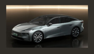 Toyota BZ7 elétrico chega para rivalizar com sedãs premium e surpreende pelo preço