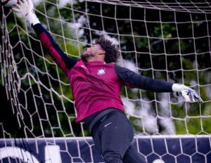 Corinthians fecha contratação de “sombra” para Hugo Souza
