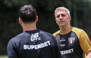São Paulo define time para enfrentar Grêmio; confira provável escalação