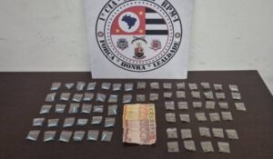 Suspeito tenta fugir, mas é preso por tráfico de drogas no Jd. Lucélia, em Sumaré
