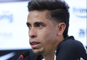 Gabriel Paulista explica treta com Diniz: “Somos bem parecidos”