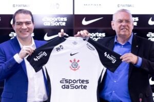 Corinthians e banco negociam contrato de patrocínio