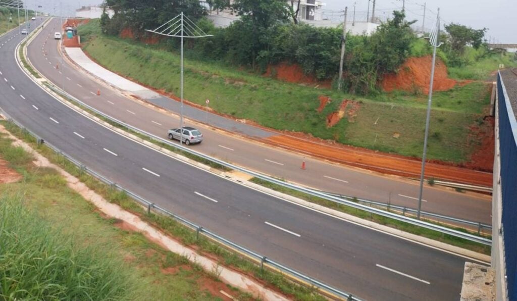passagem inferior da avenida Panaíno
