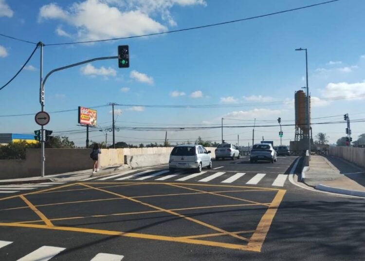 viaduto entre Jardim Sumarezinho e o Jardim Rosolém