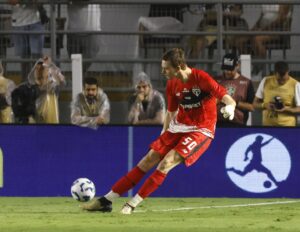 Young prepara as malas para deixar o São Paulo