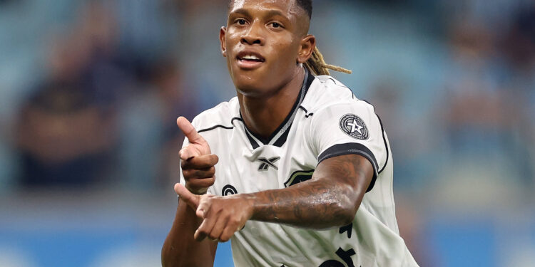 Palmeiras busca contratação de Danilo