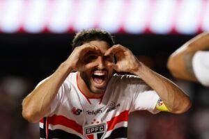 Lucas e Calleri voltam a ser a base do São Paulo