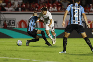 São Paulo constata lesão em Bobadilla