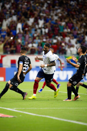 Bahia: Torcedor do Chile é preso por racismo