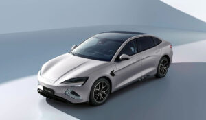 BYD Seal 2026 estreia no Reino Unido com até 523 cv e autonomia de 570 km