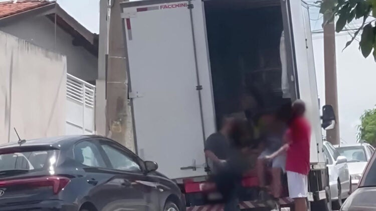 Caminhão roubado é abandonado em Hortolândia e mobiliza helicóptero Águia