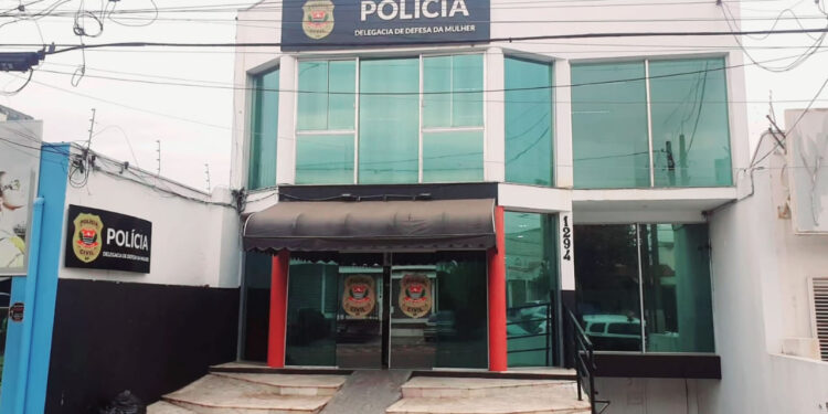 Ataque a faca em Sumaré deixa mulher e criança gravemente feridas dentro de residência