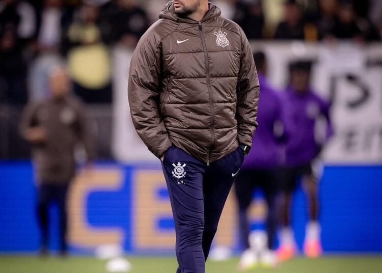 Corinthians: Lucas Silvestre rebate acusações