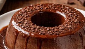 Pudim de chocolate cremoso receita fácil que derrete na boca