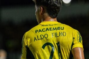 Santos bate o martelo por José Aldo