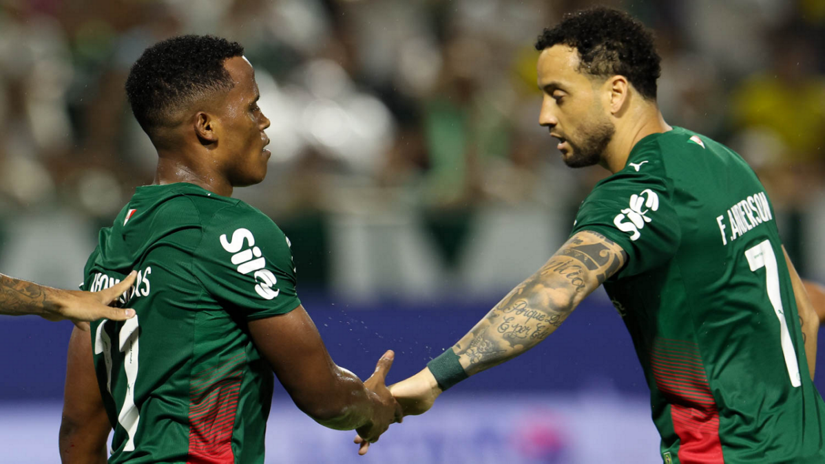 Vitor Roque Arias